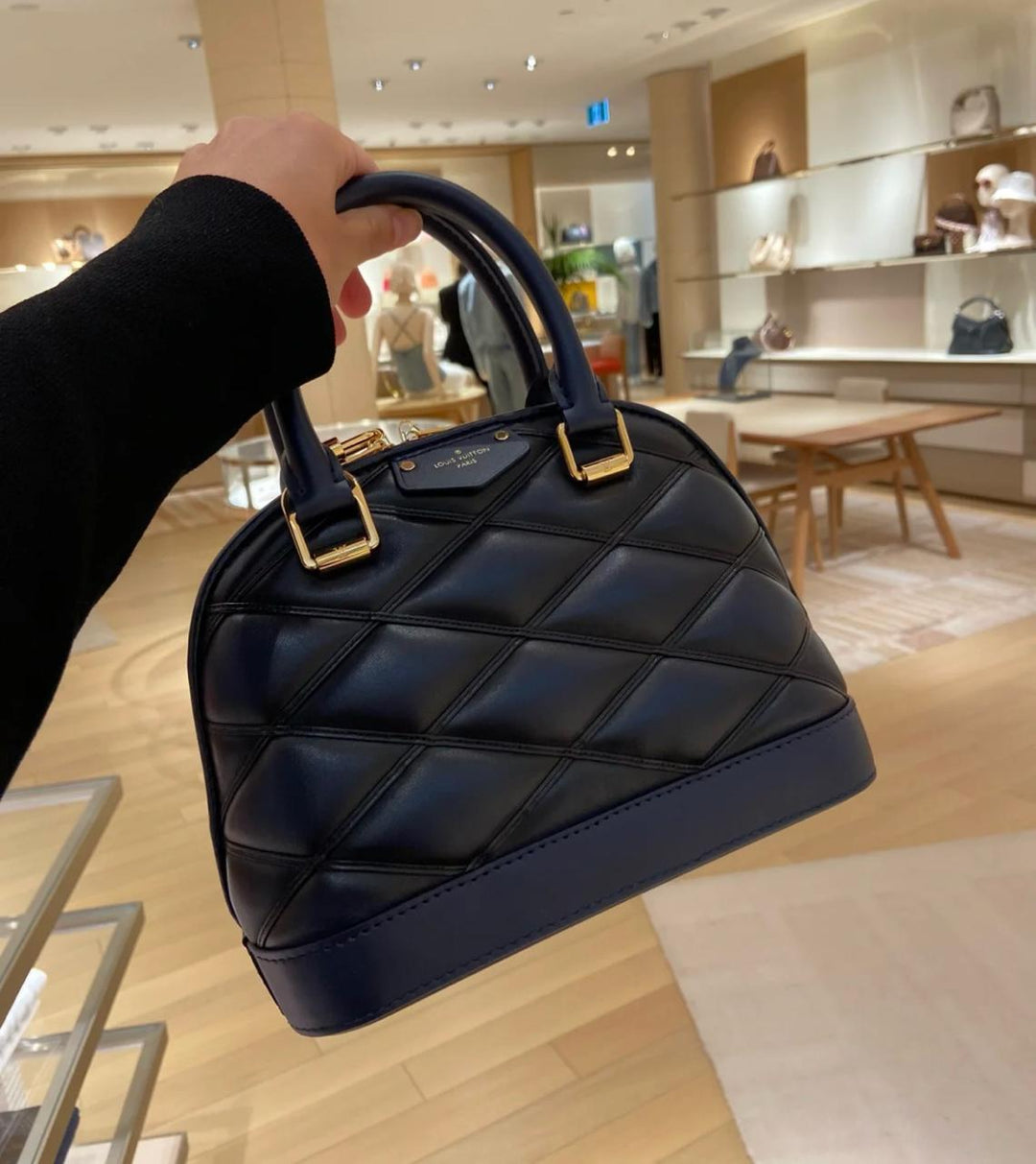 Ladies lv bags Lilly Onlines