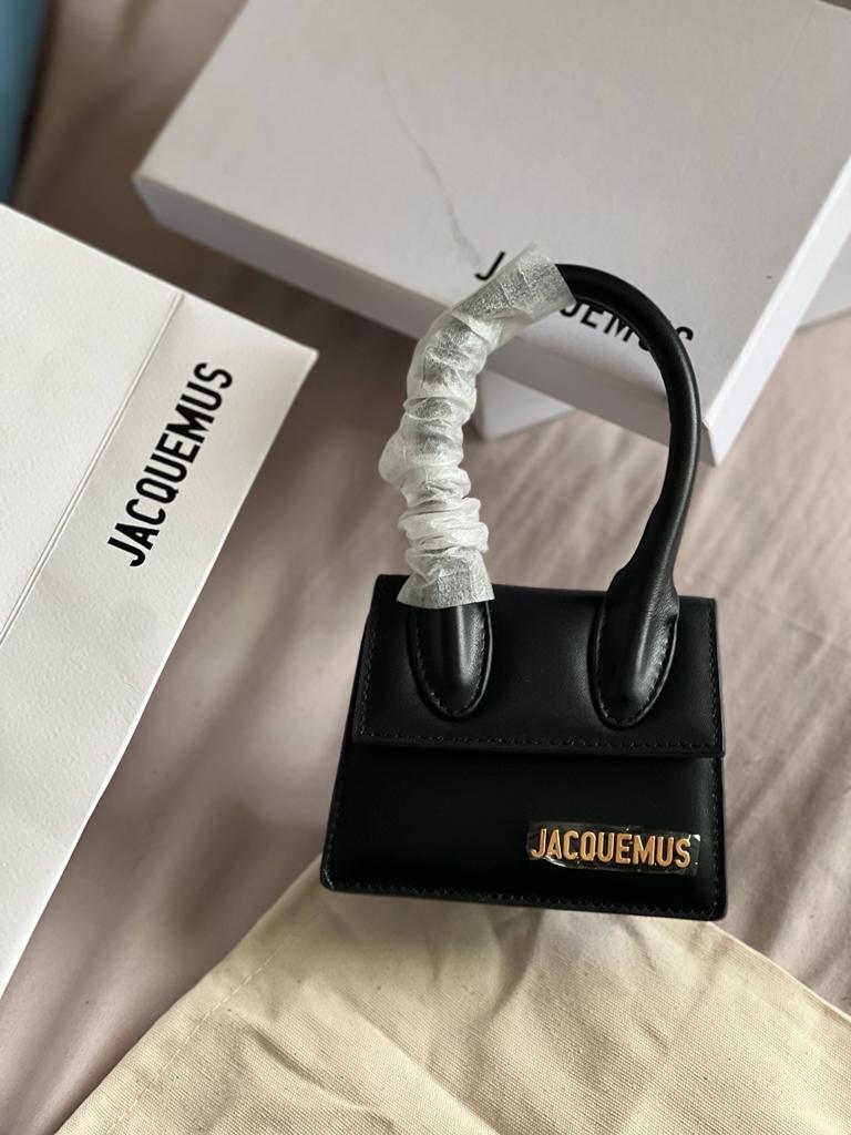 Ladies Jacquemus bags Lilly Onlines