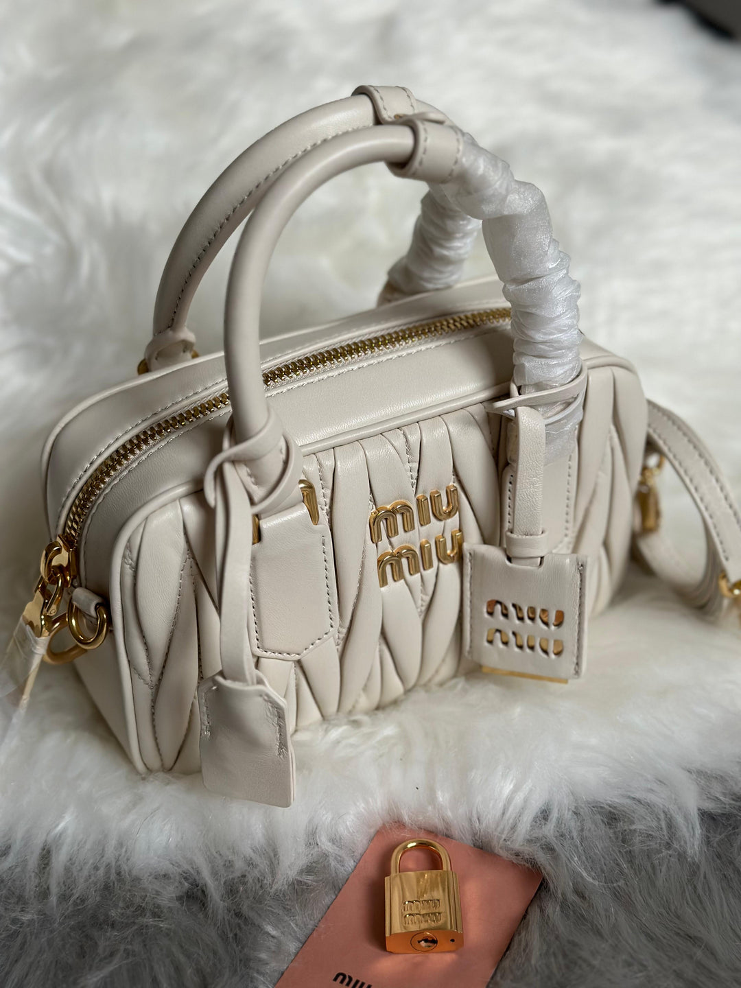 Ladies MIU MIU bags Lilly Onlines
