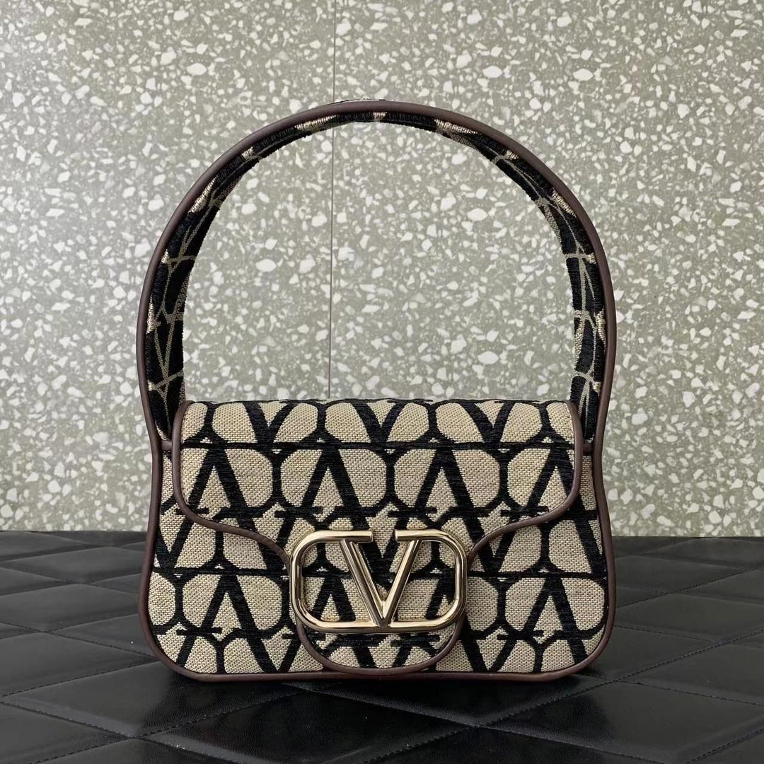 Ladies Valentino bags Lilly Onlines