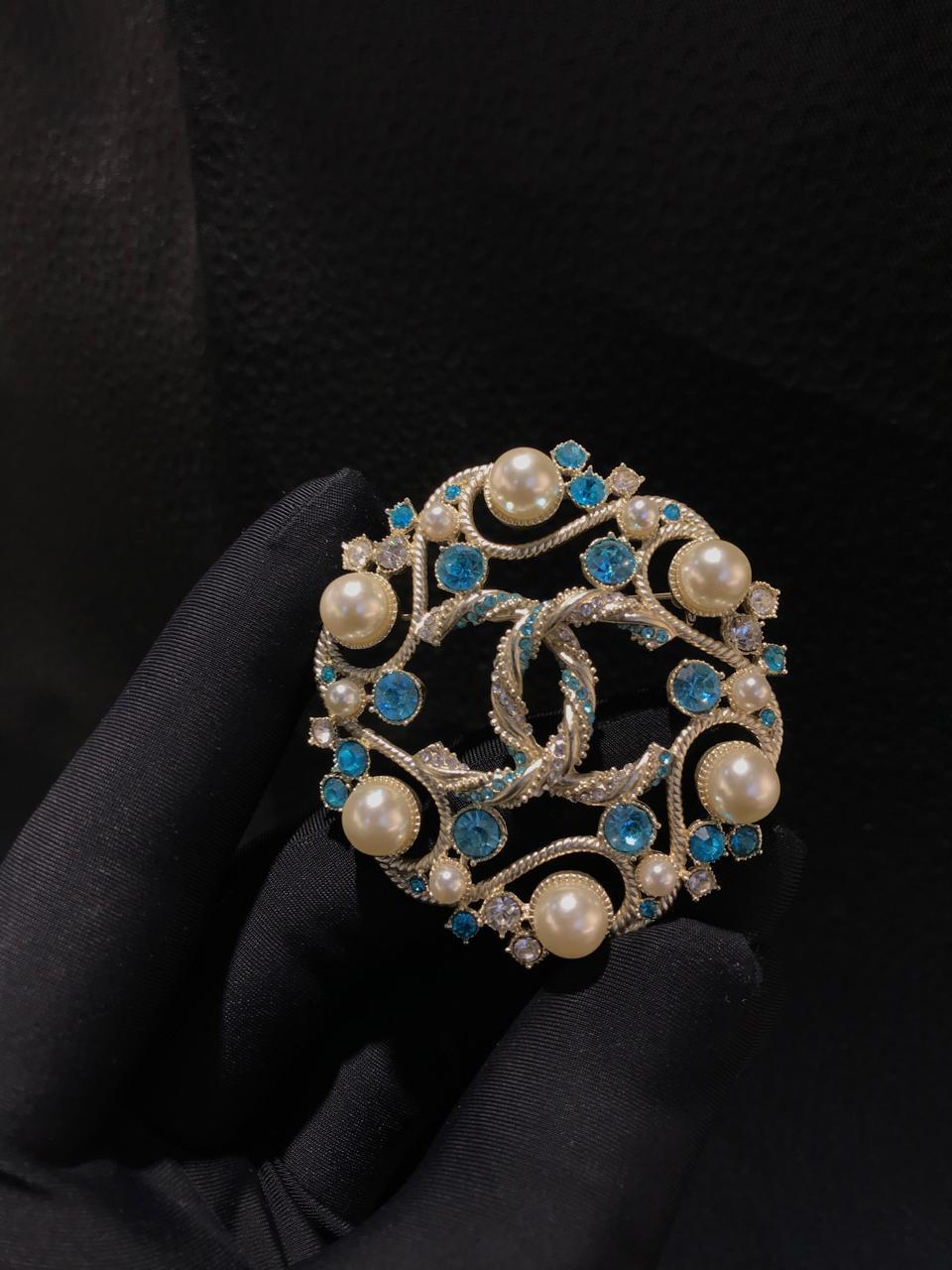 Ladies Bracelets & brooches Lilly Onlines