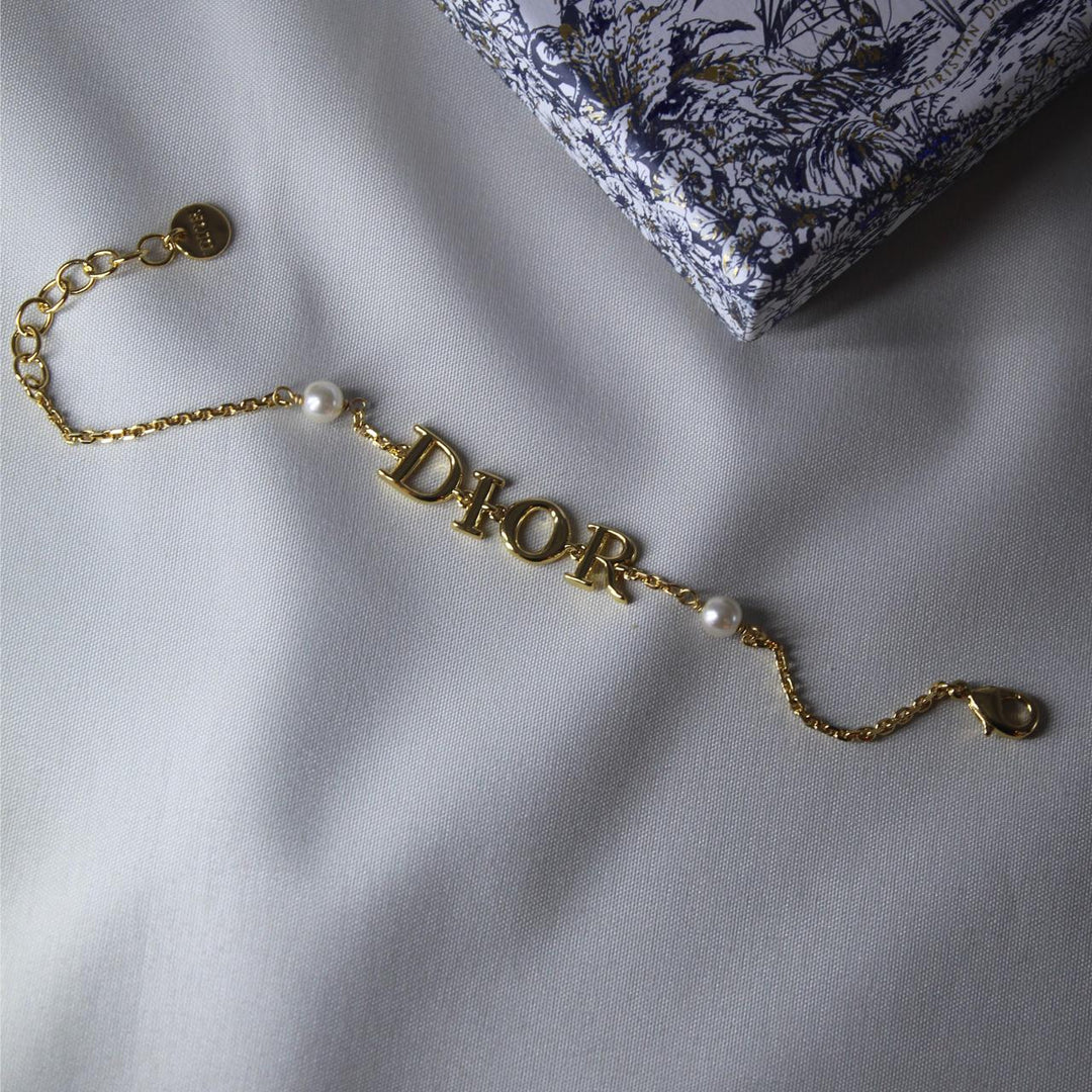 Ladies Bracelets & brooches Lilly Onlines