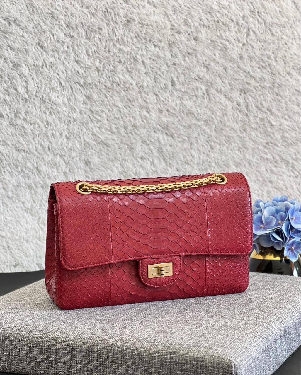 Ladies Chanel bags Lilly Onlines