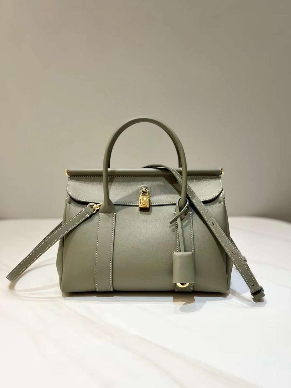 Ladies Loro piana bags Lilly Onlines