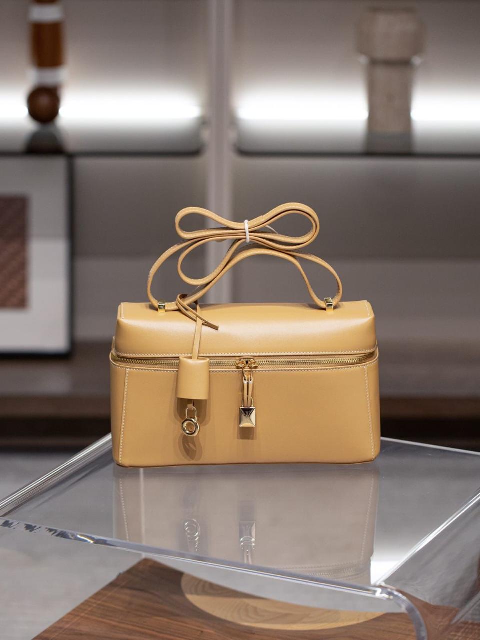 Ladies Loro piana bags Lilly Onlines