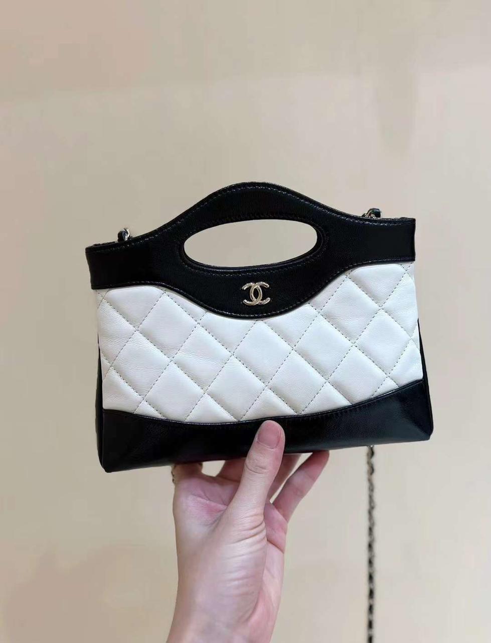 Ladies Chanel bags Lilly Onlines