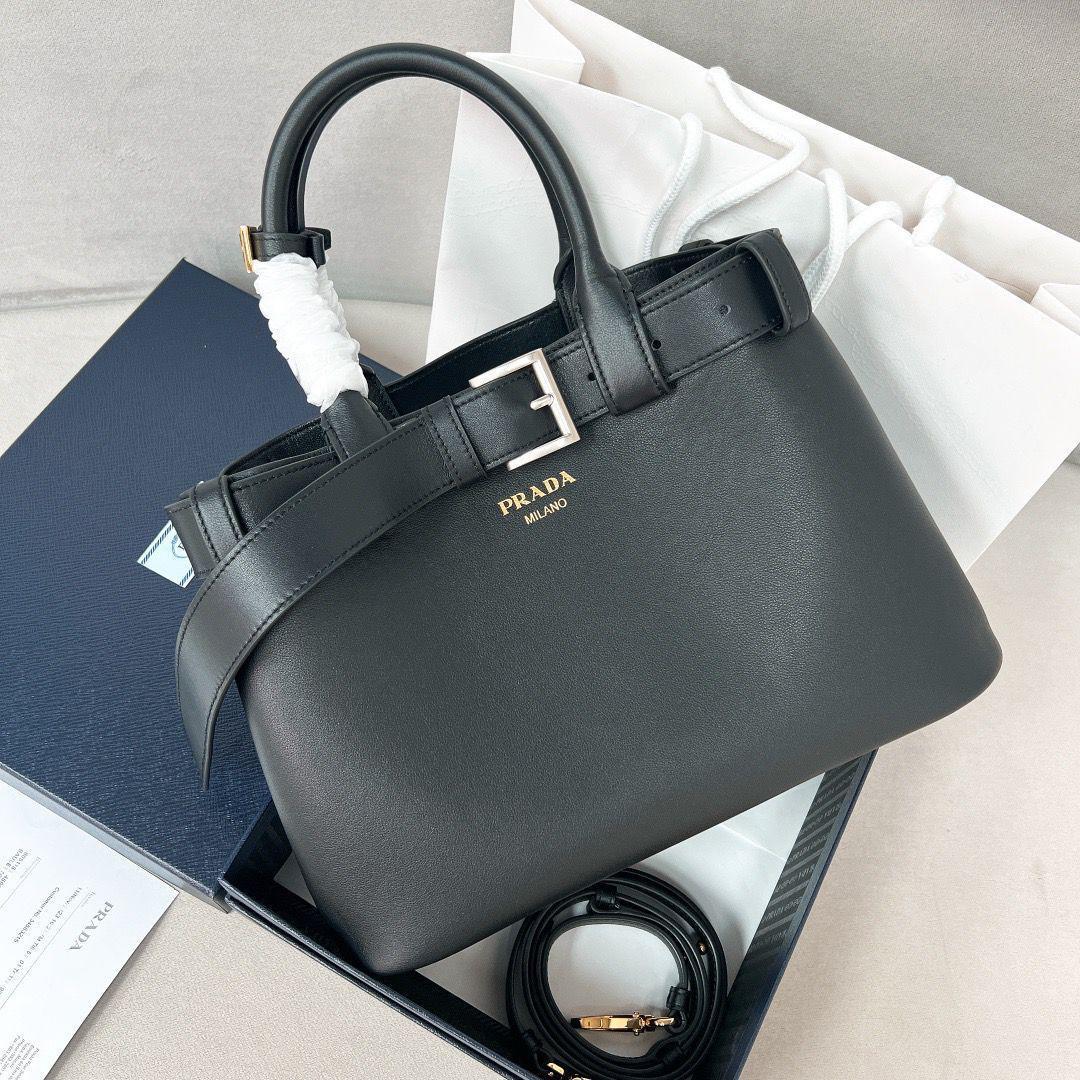 Ladies Prada bags Lilly Onlines