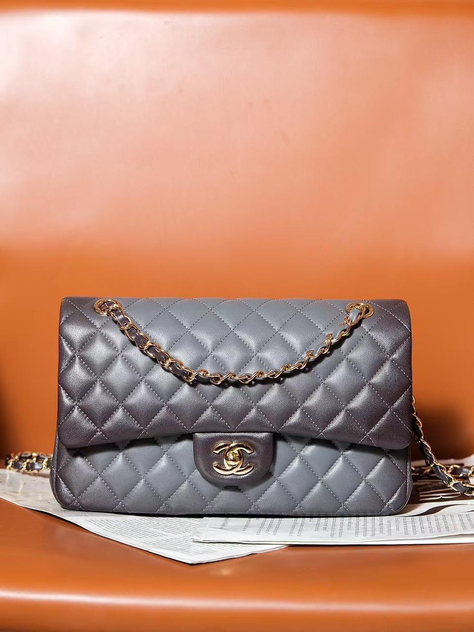 Ladies Chanel bags Lilly Onlines