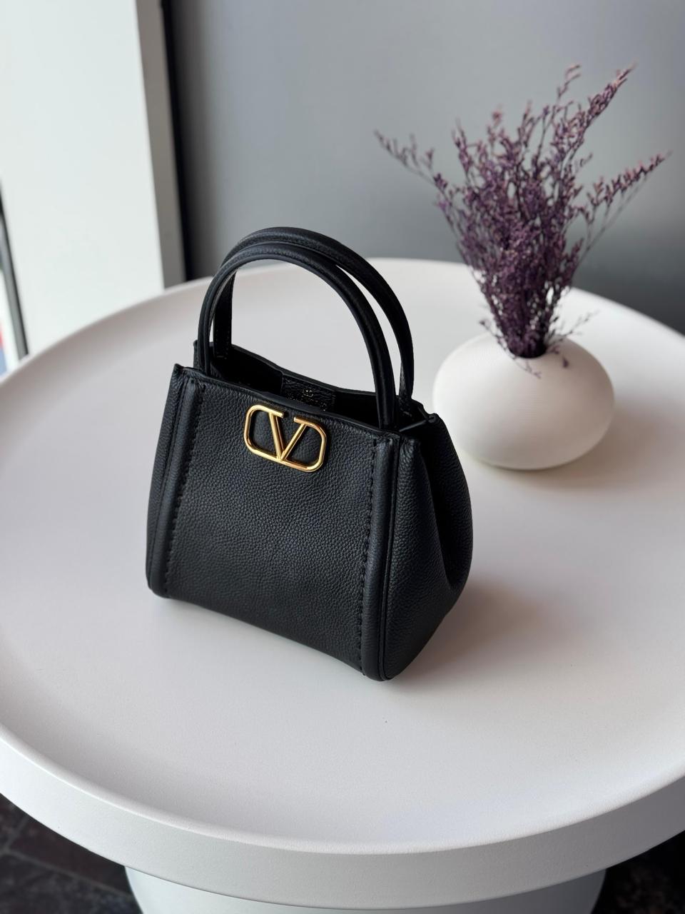 Ladies Valentino bags Lilly Onlines