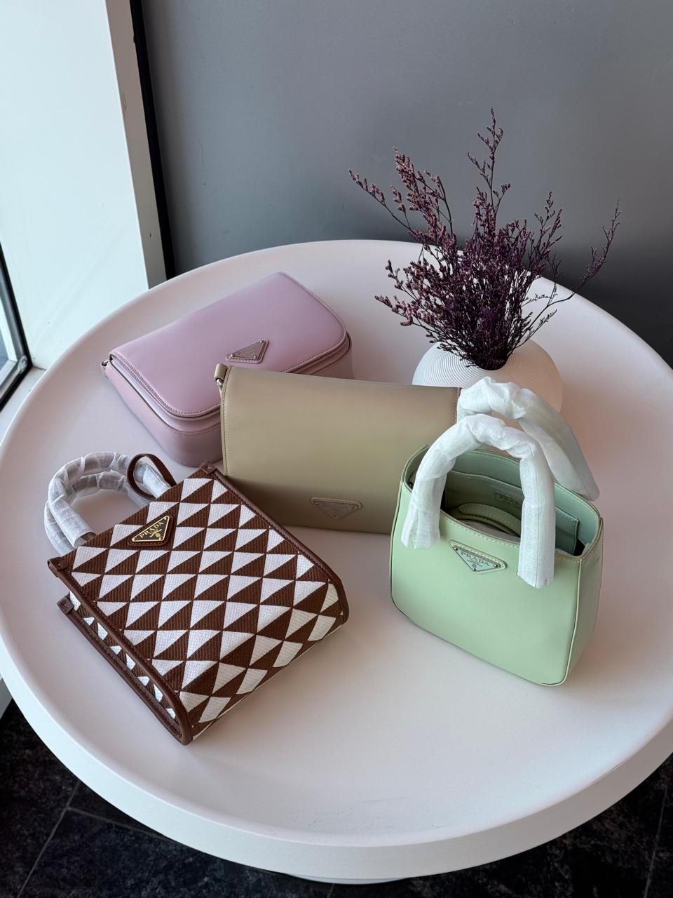 Ladies Prada bags Lilly Onlines