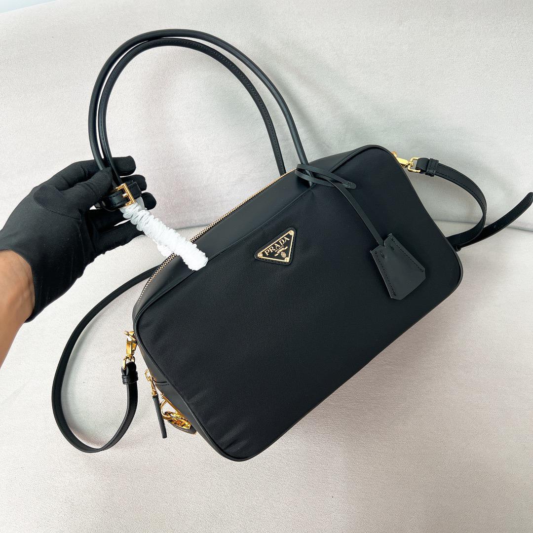 Ladies Prada bags - Lilly Onlines