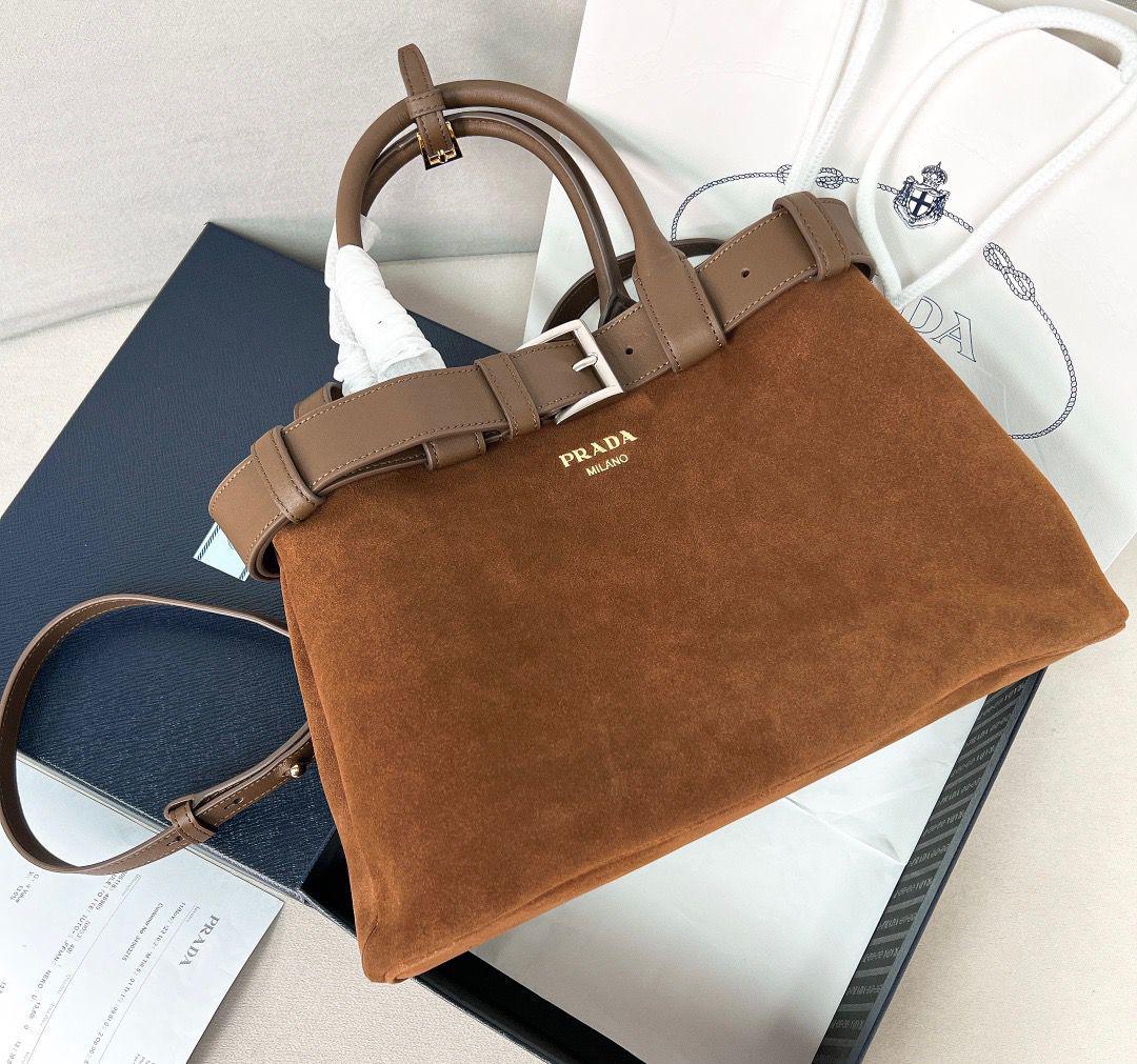 Ladies Prada bags Lilly Onlines