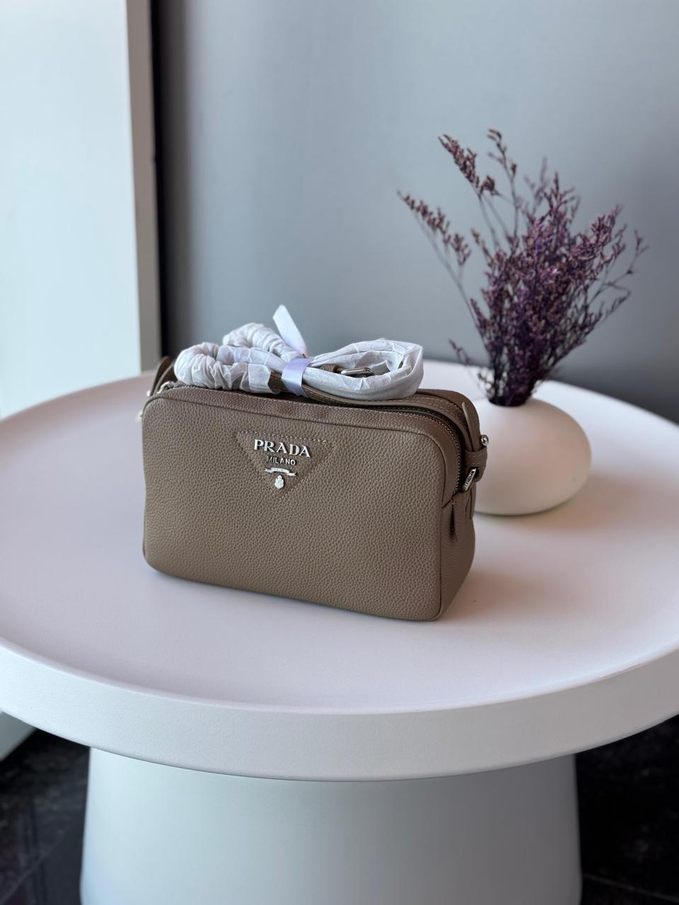 Ladies Prada bags Lilly Onlines