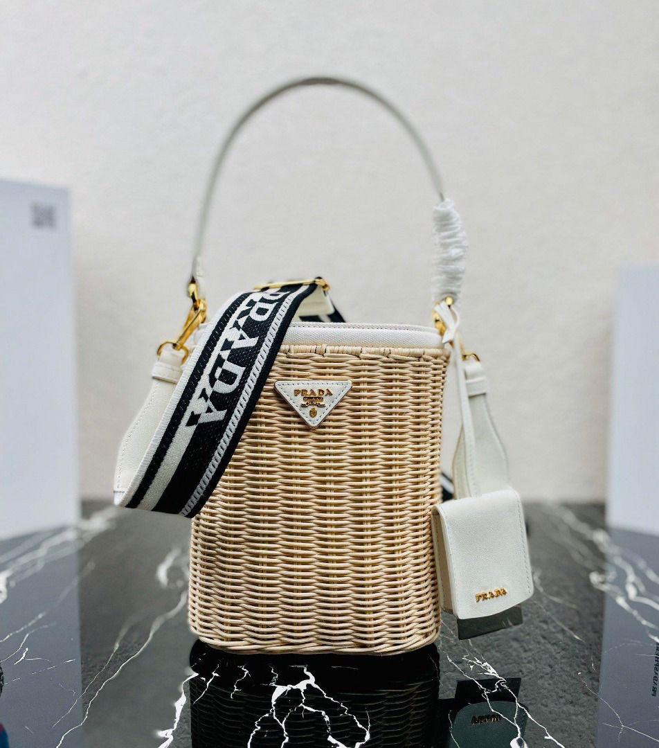 Ladies Prada bags Lilly Onlines