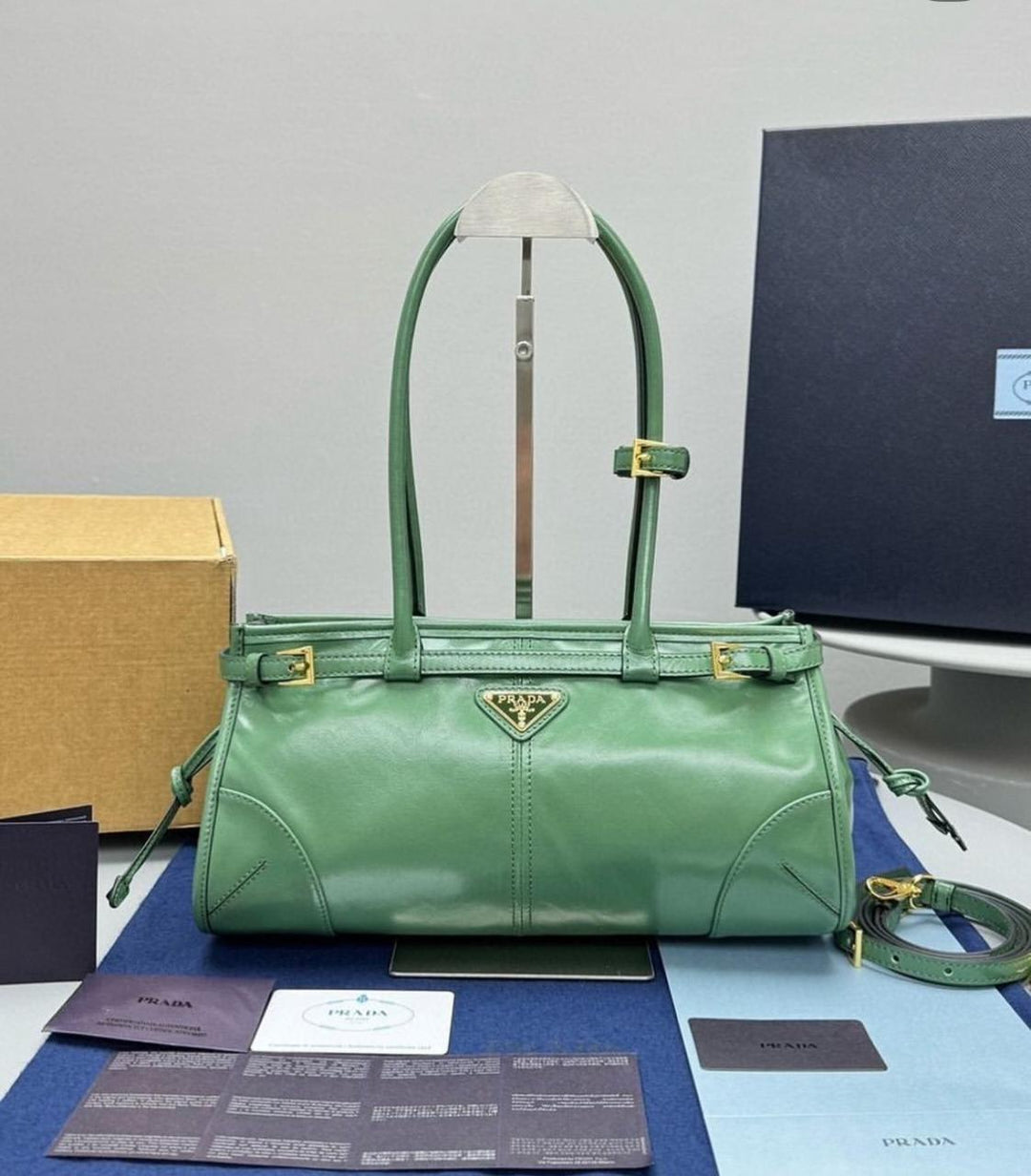 Ladies Prada bags Lilly Onlines