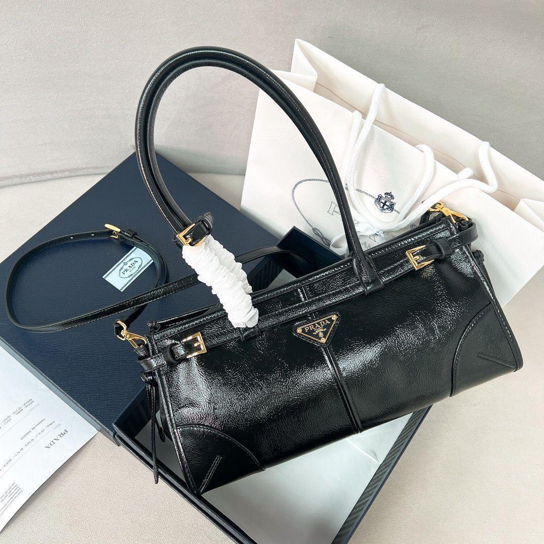 Ladies Prada bags Lilly Onlines