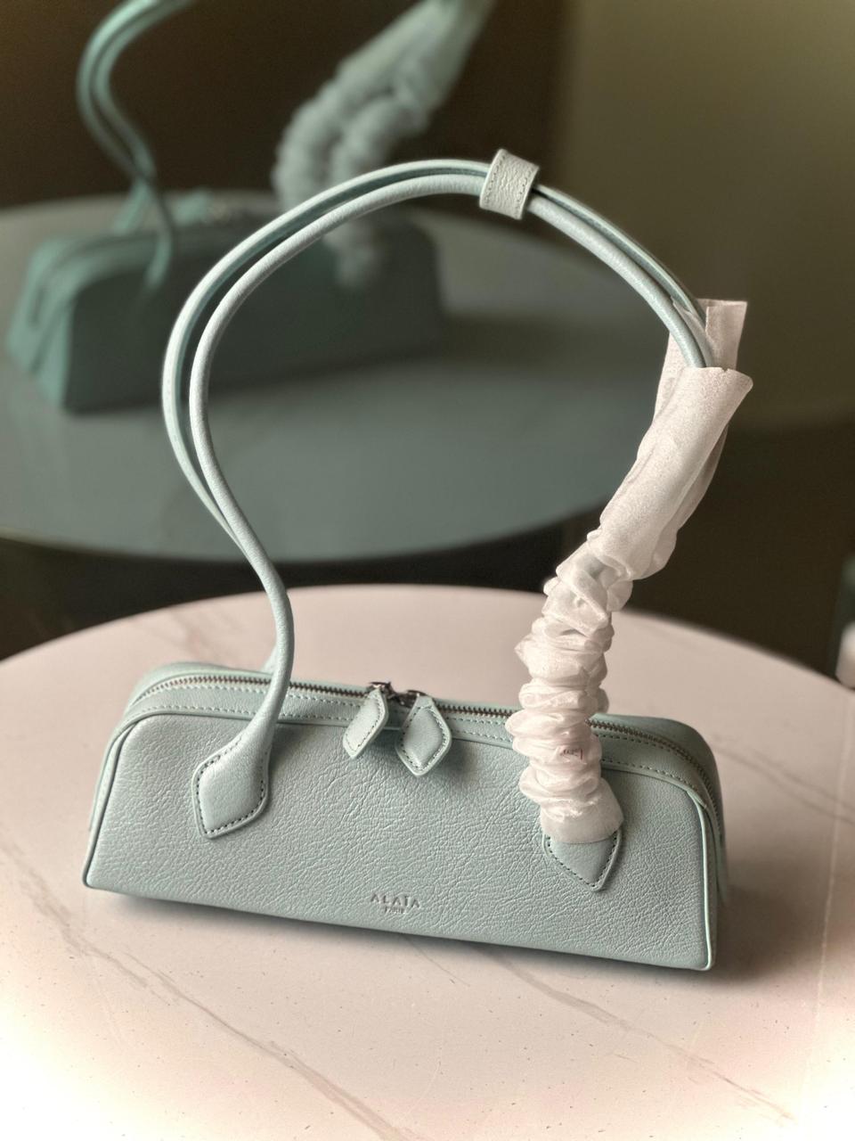 Ladies Alaia bags Lilly Onlines