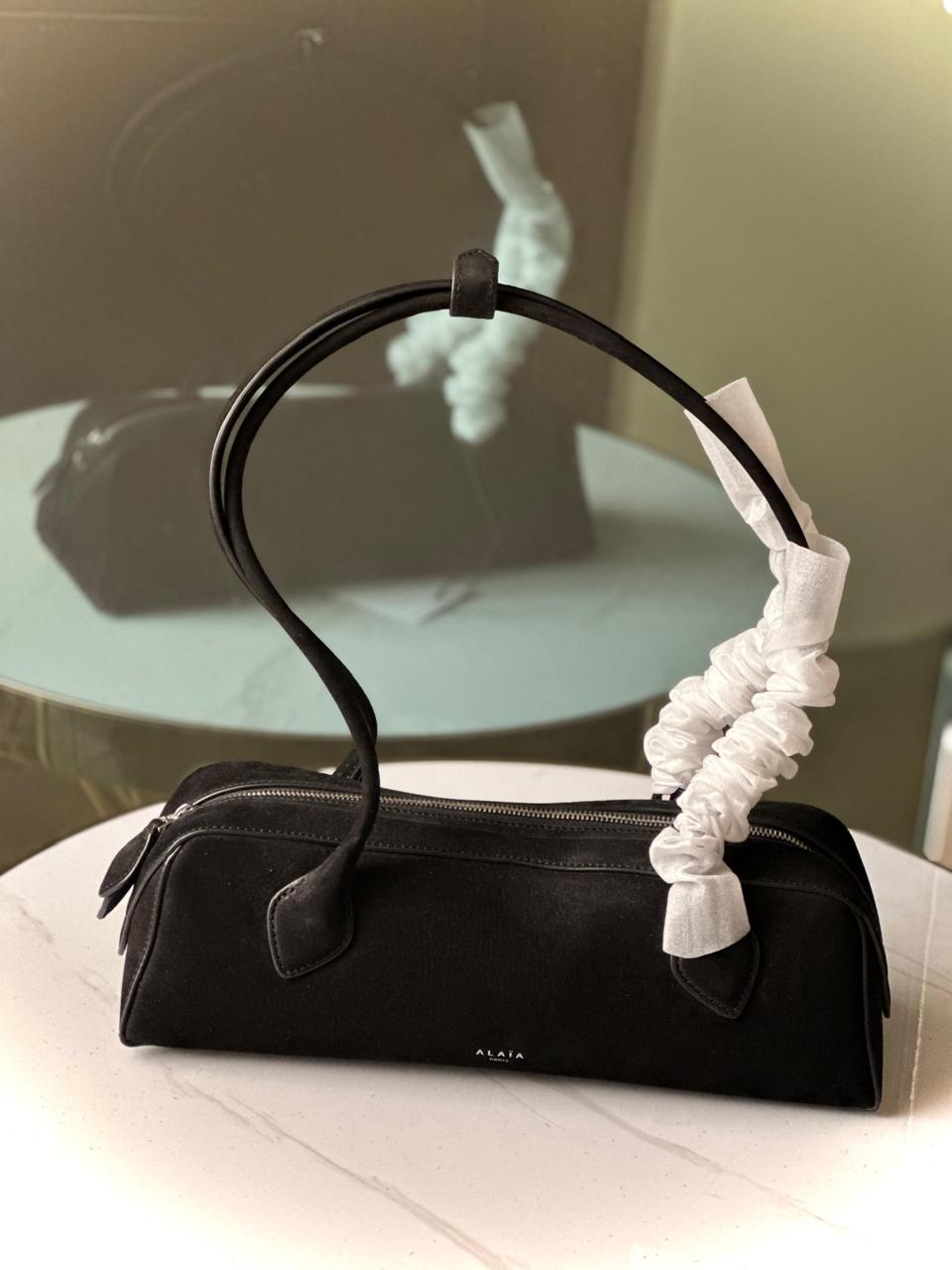 Ladies Alaia bags Lilly Onlines