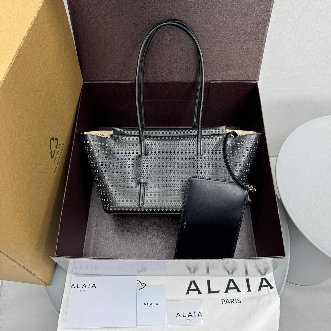Ladies Alaia bags Lilly Onlines