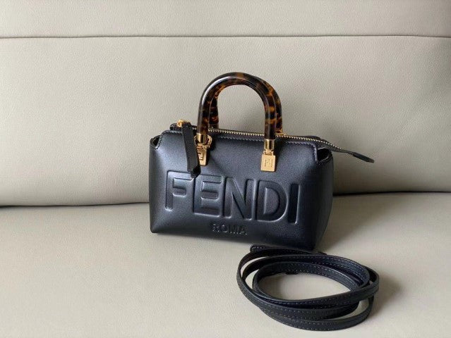 Ladies Fendi bags Lilly Onlines