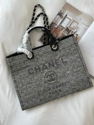 Ladies Chanel bags Lilly Onlines