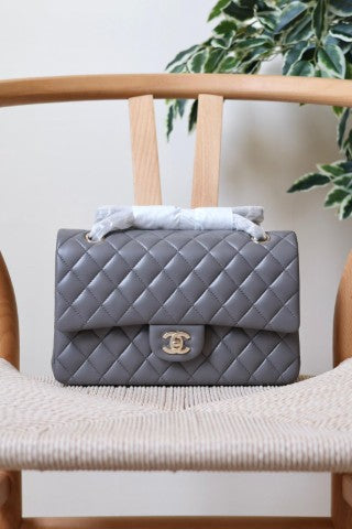 Ladies Chanel bags Lilly Onlines