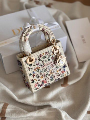 Ladies Dior bags Lilly Onlines