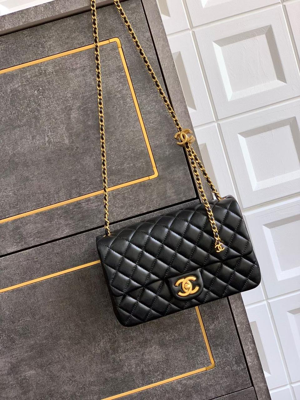Ladies Chanel bags Lilly Onlines