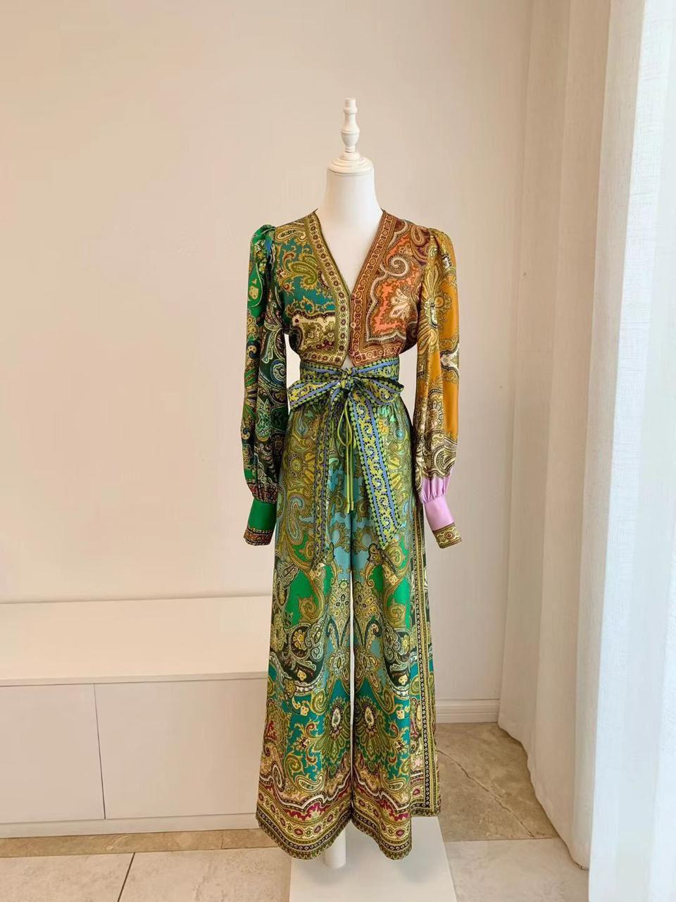 Title dresses Lilly Onlines