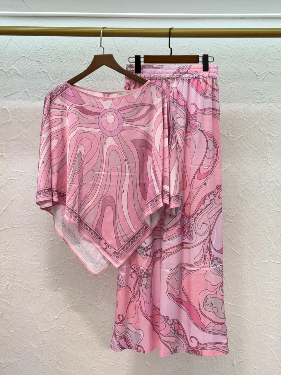 Title dresses Lilly Onlines
