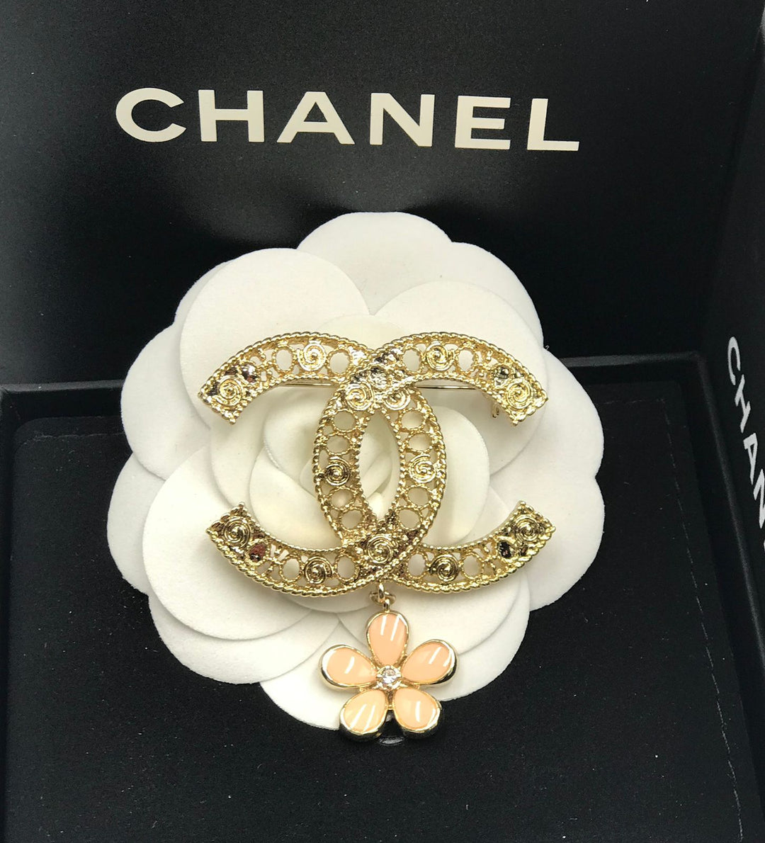 ladies brooches and bracelets Lilly Onlines