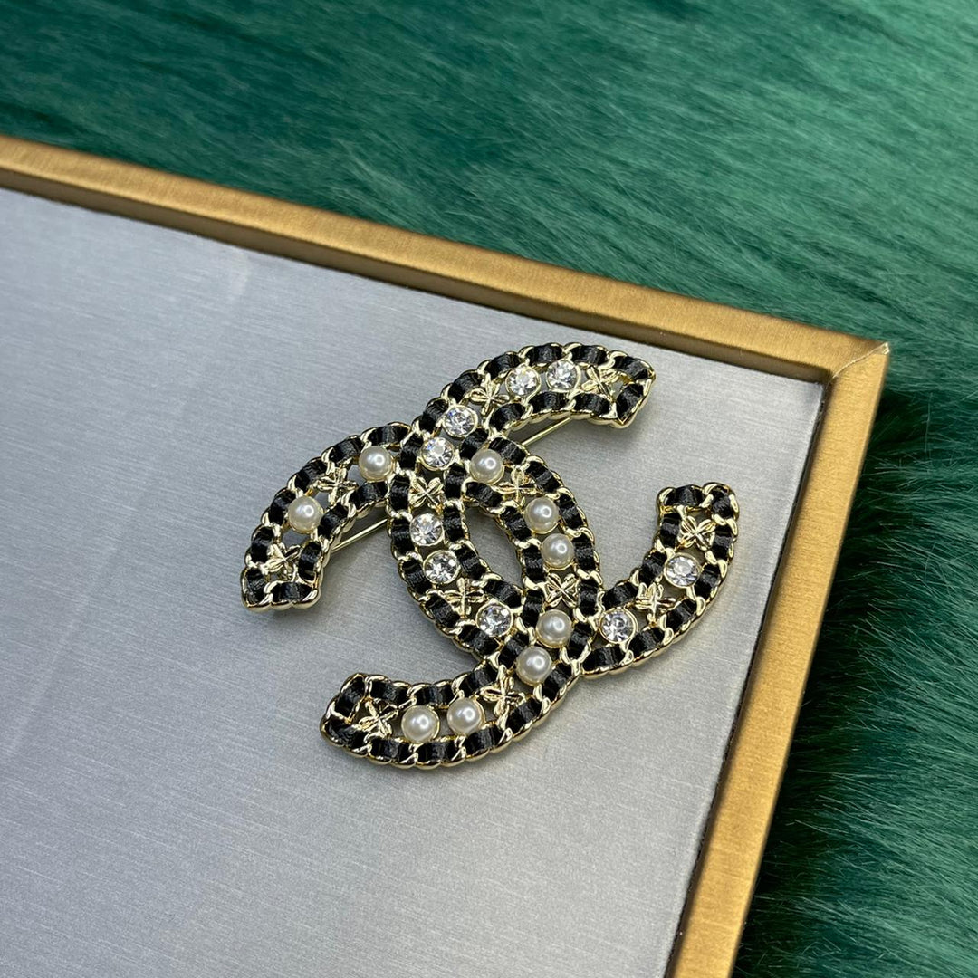ladies brooches and bracelets Lilly Onlines