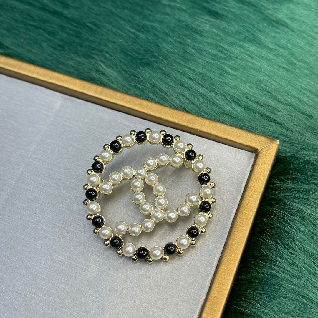 ladies brooches and bracelets Lilly Onlines