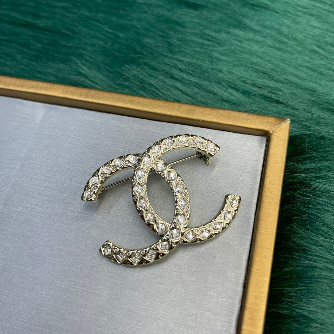 ladies brooches and bracelets Lilly Onlines