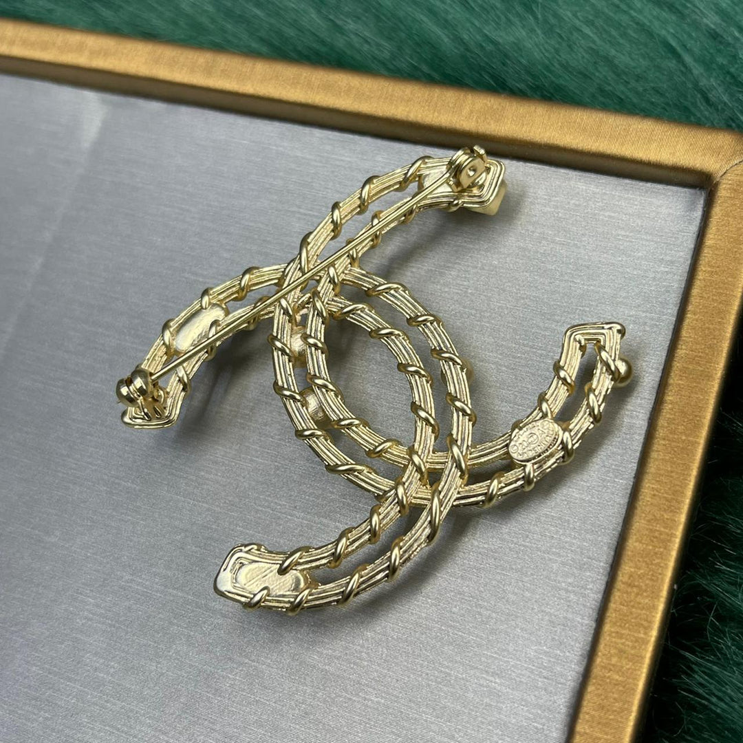 ladies brooches and bracelets Lilly Onlines