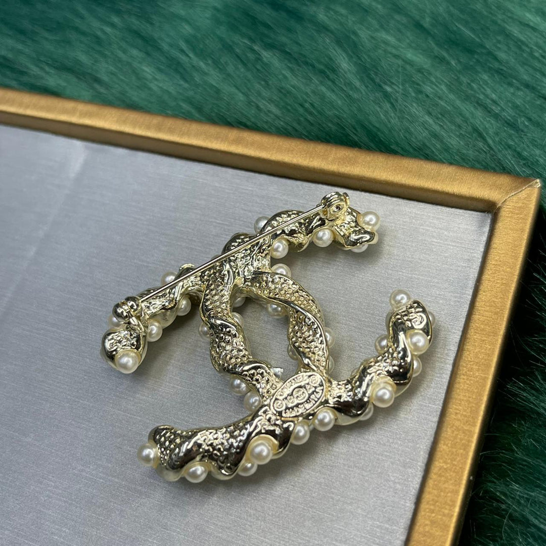 ladies brooches and bracelets Lilly Onlines