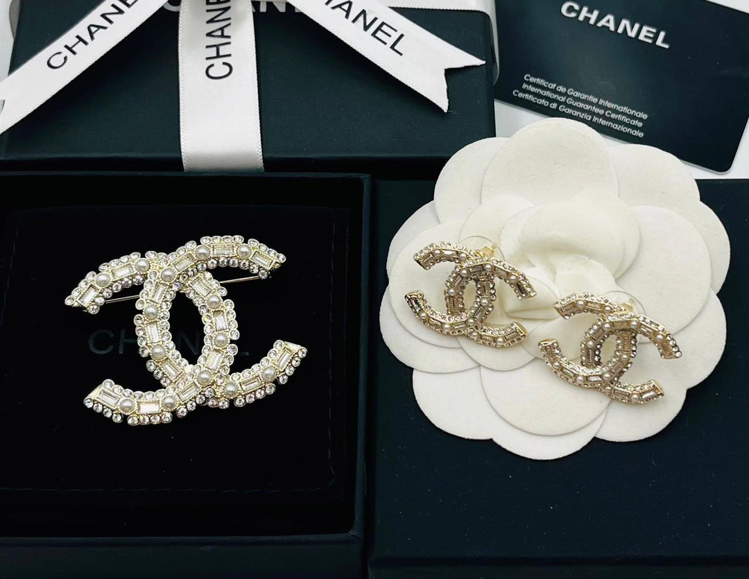 ladies brooches and bracelets Lilly Onlines