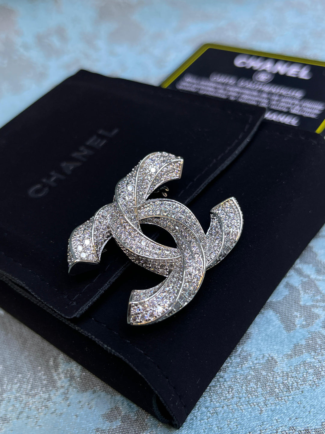 ladies brooches and bracelets Lilly Onlines