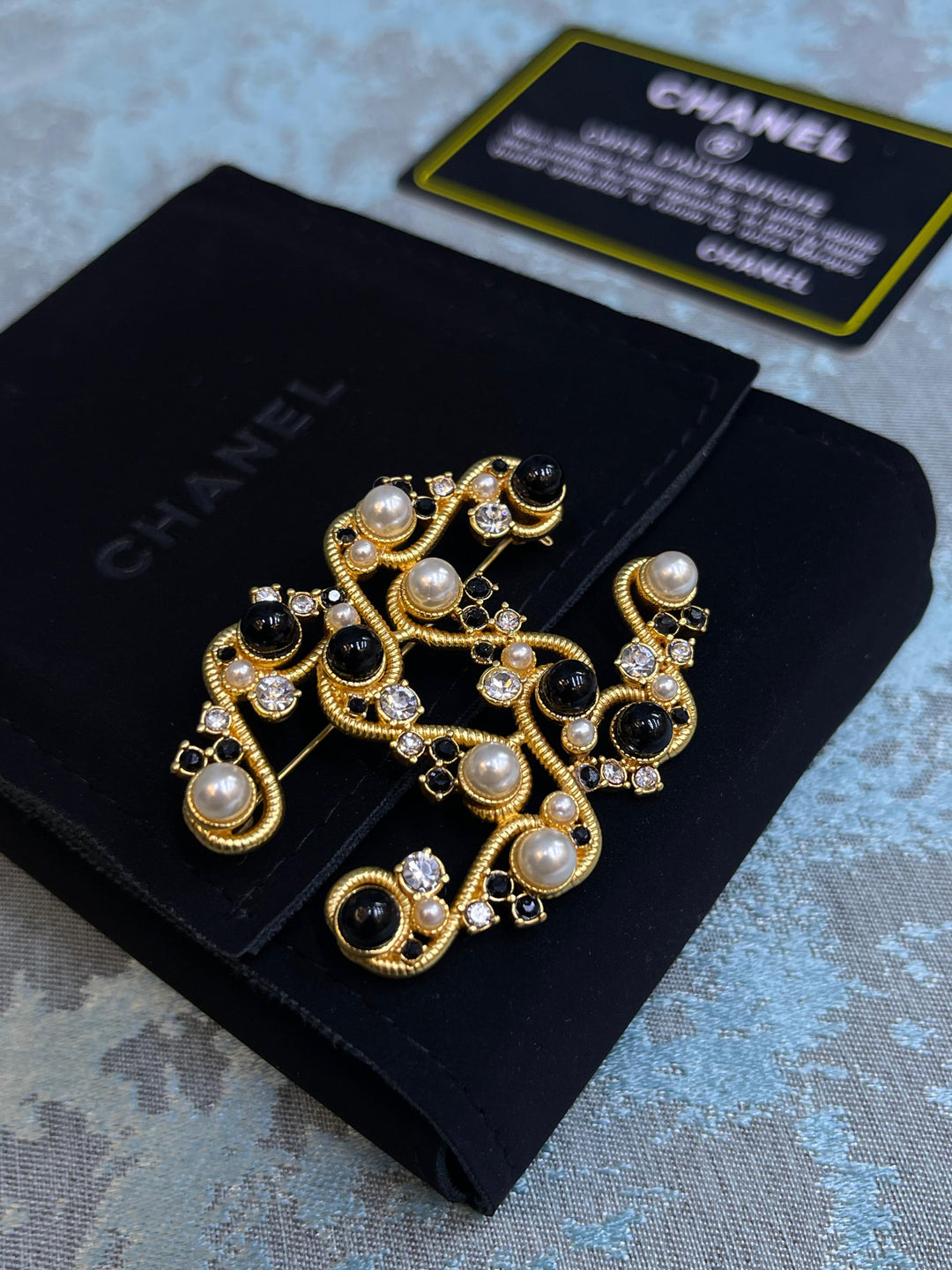 ladies brooches and bracelets Lilly Onlines
