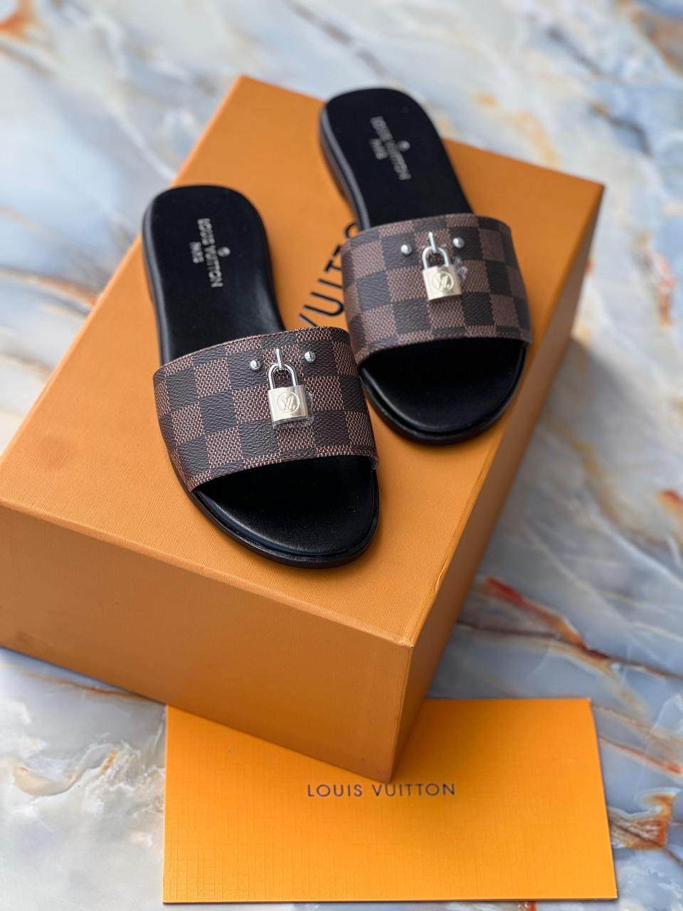 Ladies flats Lilly Onlines