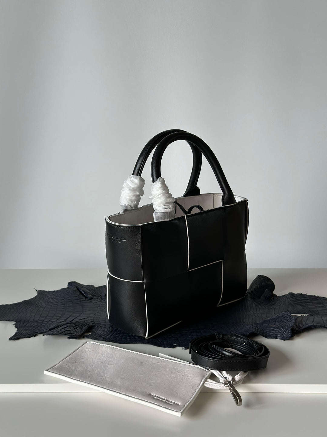 Ladies Bottega bags Lilly Onlines