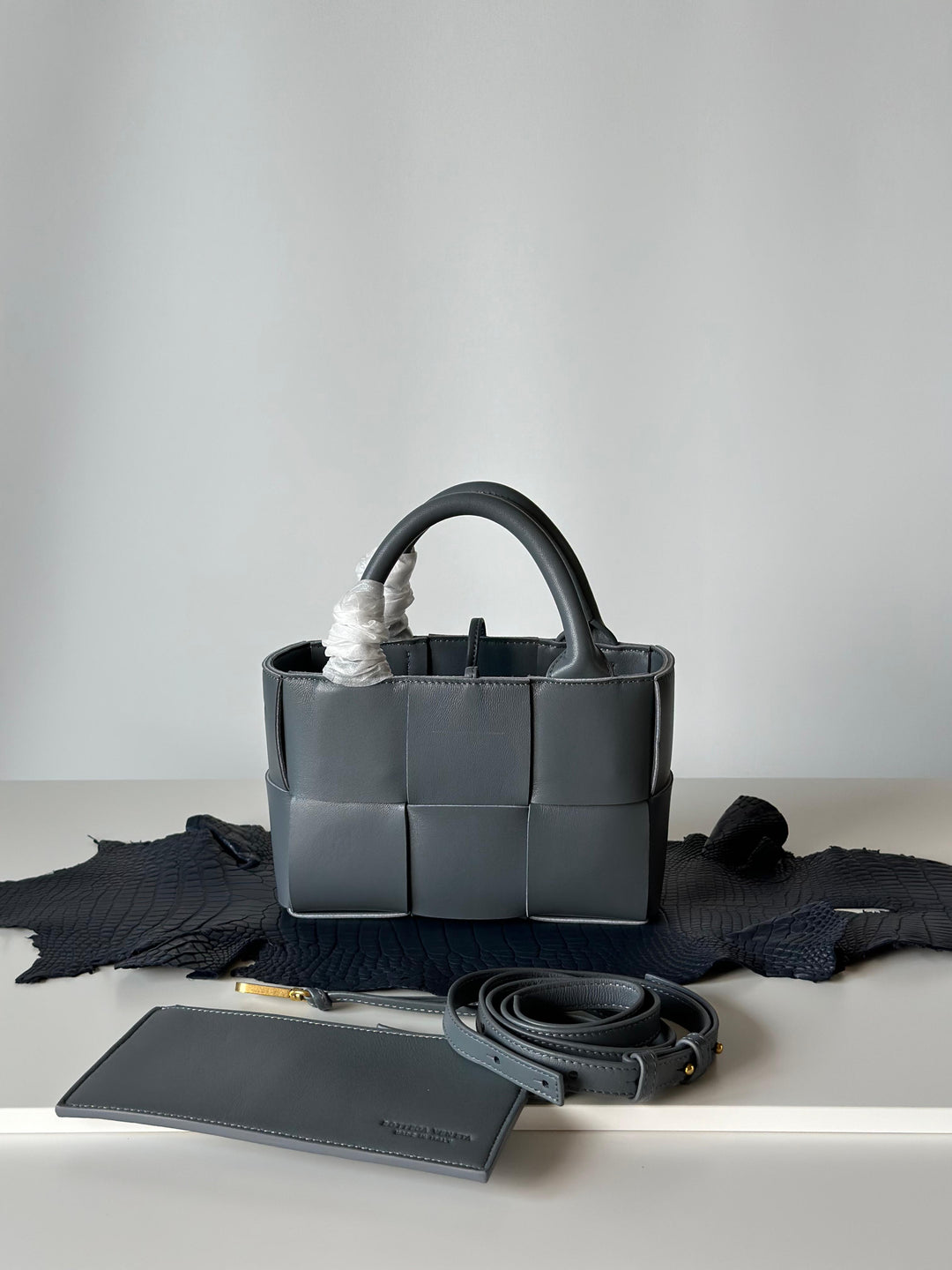Ladies Bottega bags Lilly Onlines