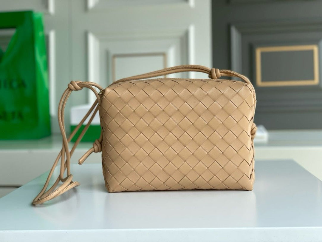 Ladies Bottega bags Lilly Onlines