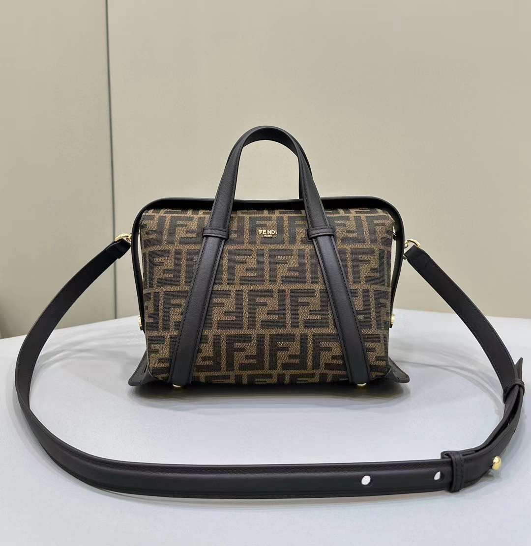 Ladies Fendi bags Lilly Onlines