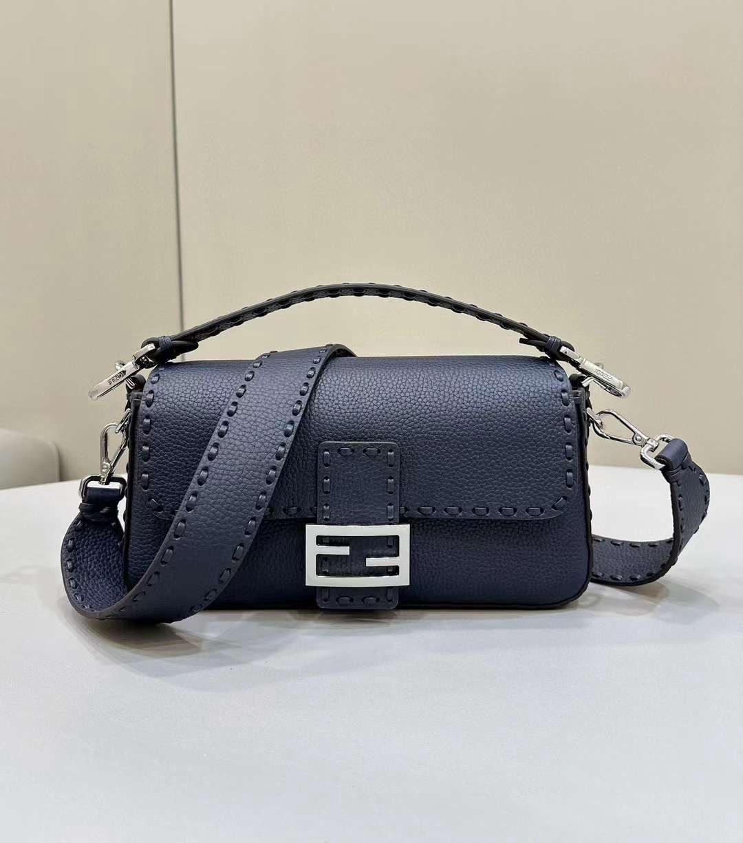 Ladies Fendi bags Lilly Onlines