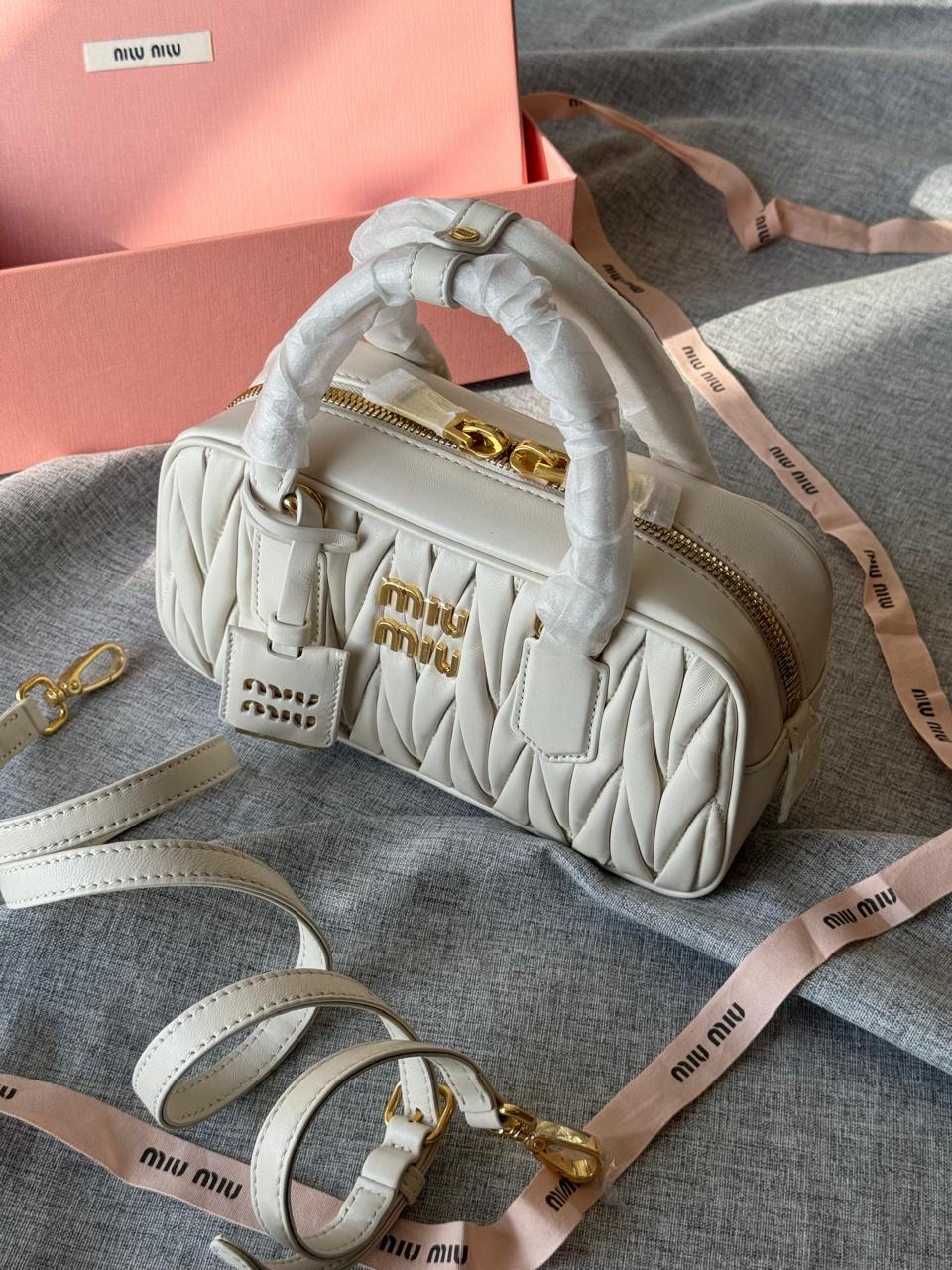 Ladies MIU MIU bags Lilly Onlines