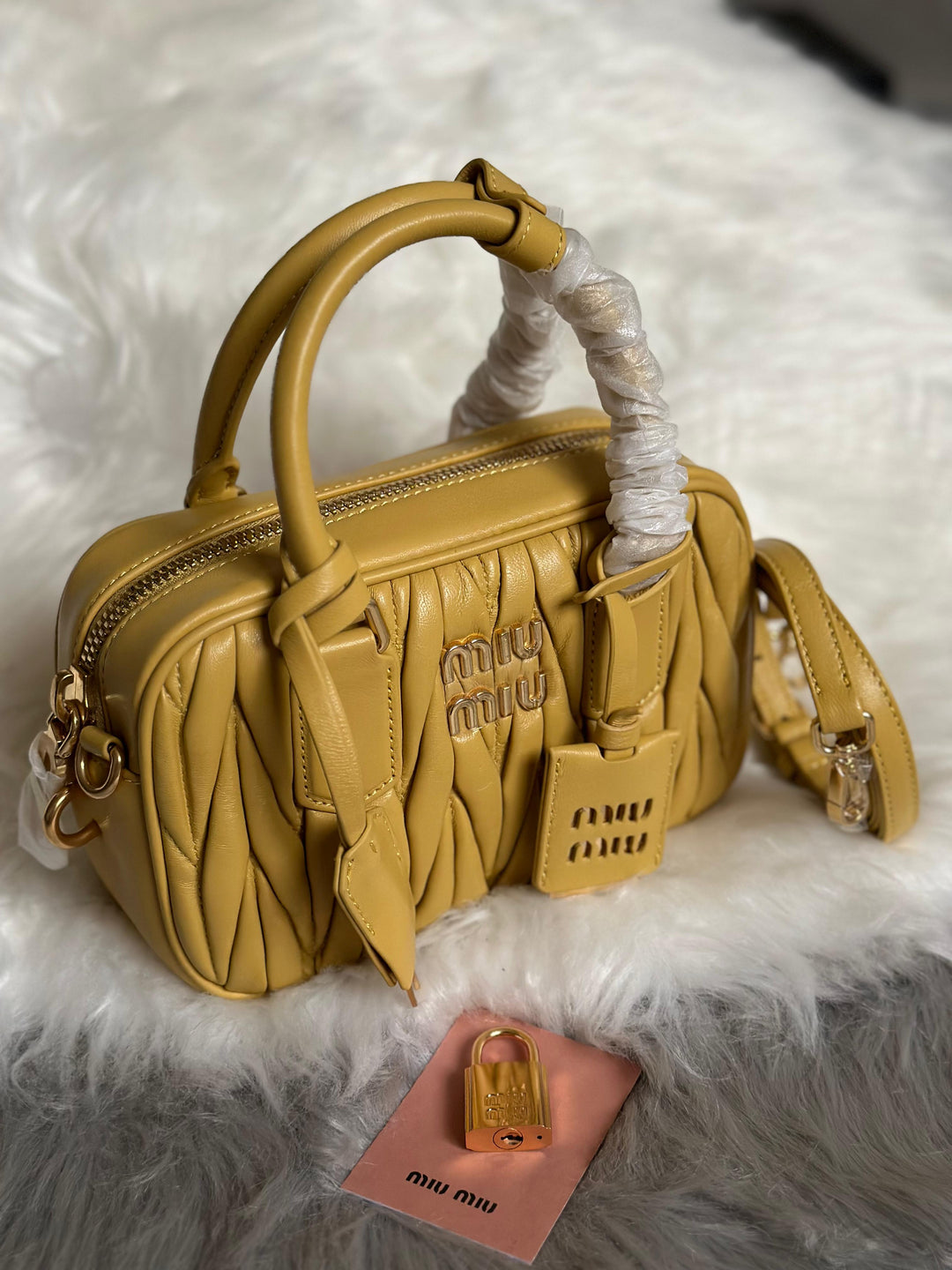Ladies MIU MIU bags Lilly Onlines