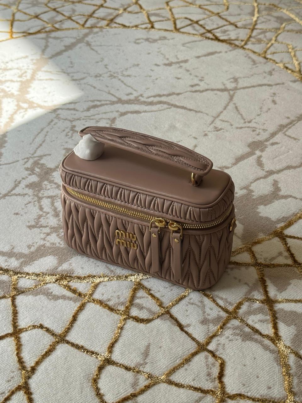 Ladies MIU MIU bags Lilly Onlines