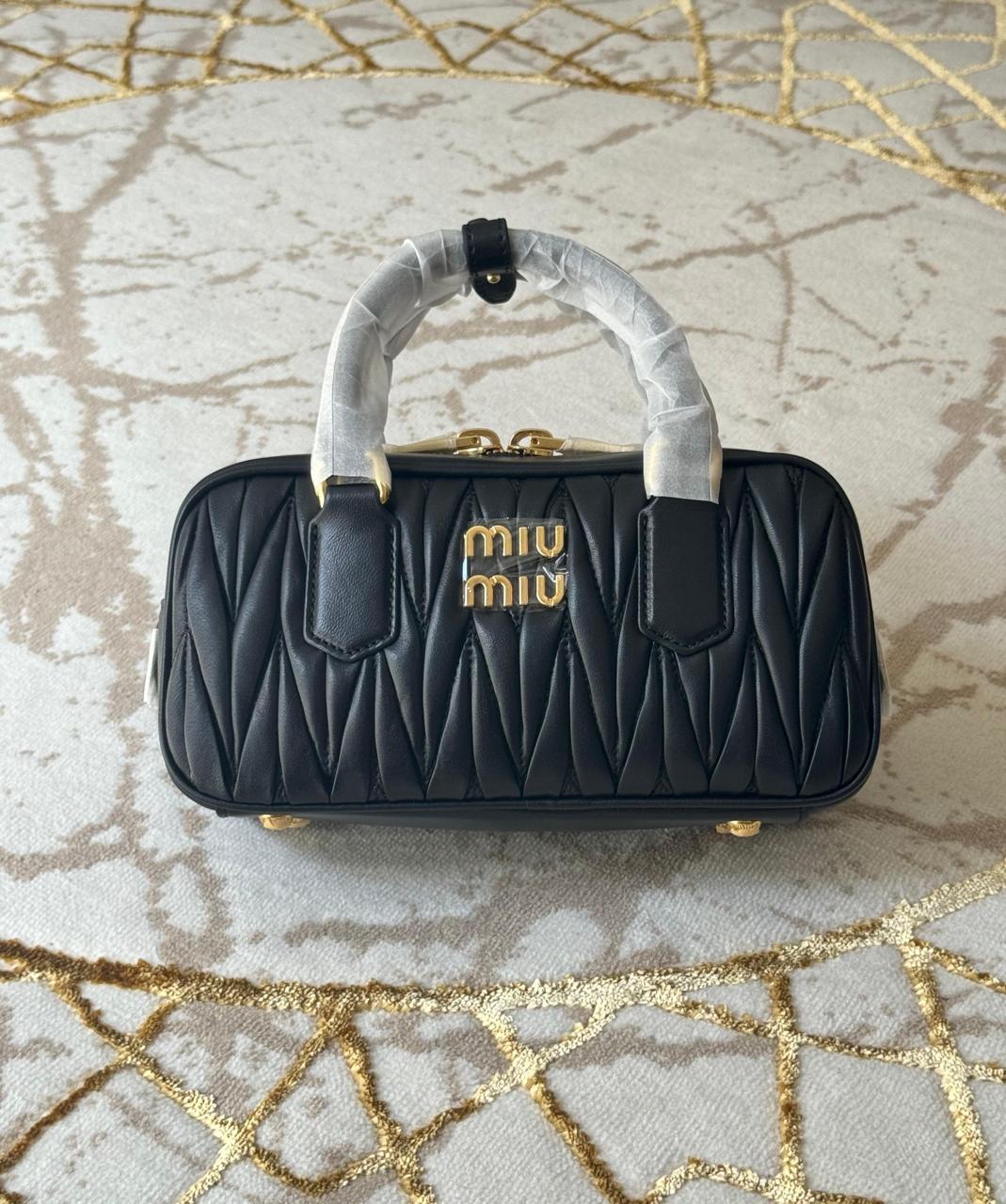 Ladies MIU MIU bags Lilly Onlines