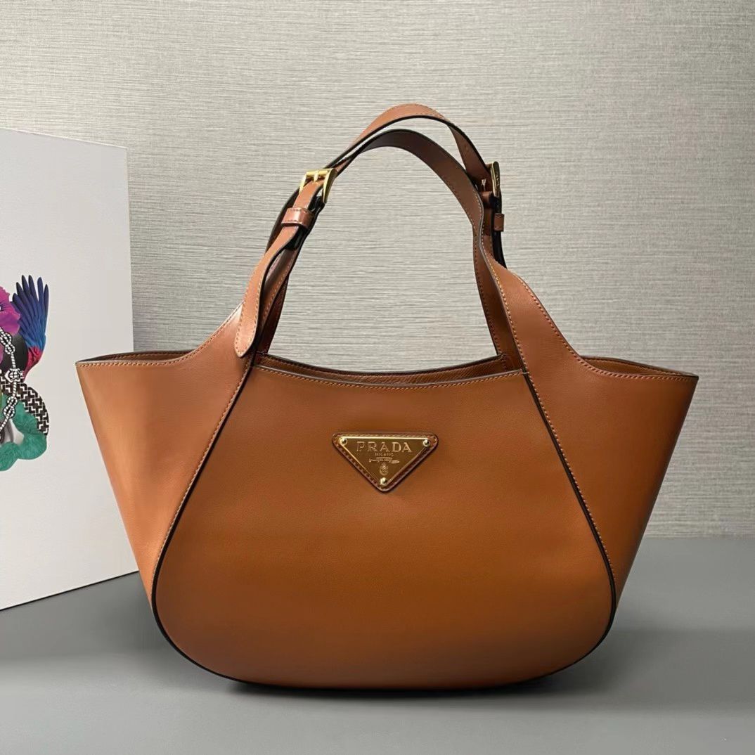 Ladies Prada bags Lilly Onlines